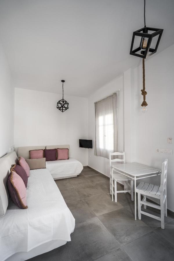 אפולוניה Esmeralda Apartments מראה חיצוני תמונה